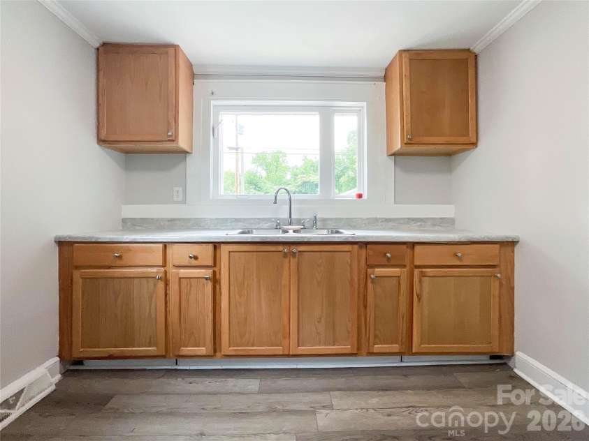 307 Leonard Avenue, Albemarle, NC 28001.  MLS# CAR4394621, YatesRealty ID 32605. 