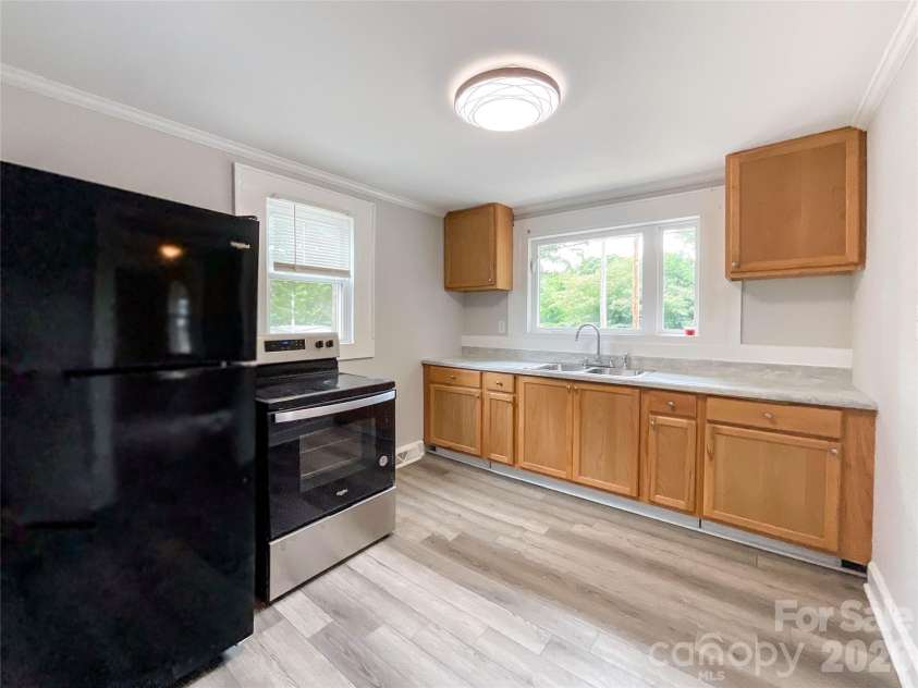 307 Leonard Avenue, Albemarle, NC 28001.  MLS# CAR4394621, YatesRealty ID 32605. Kitchen
