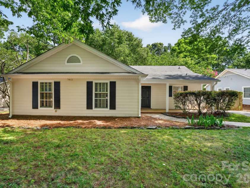 7812 Surreywood Place, Charlotte, NC 28270.  MLS# CAR4393733, YatesRealty ID 32606. 