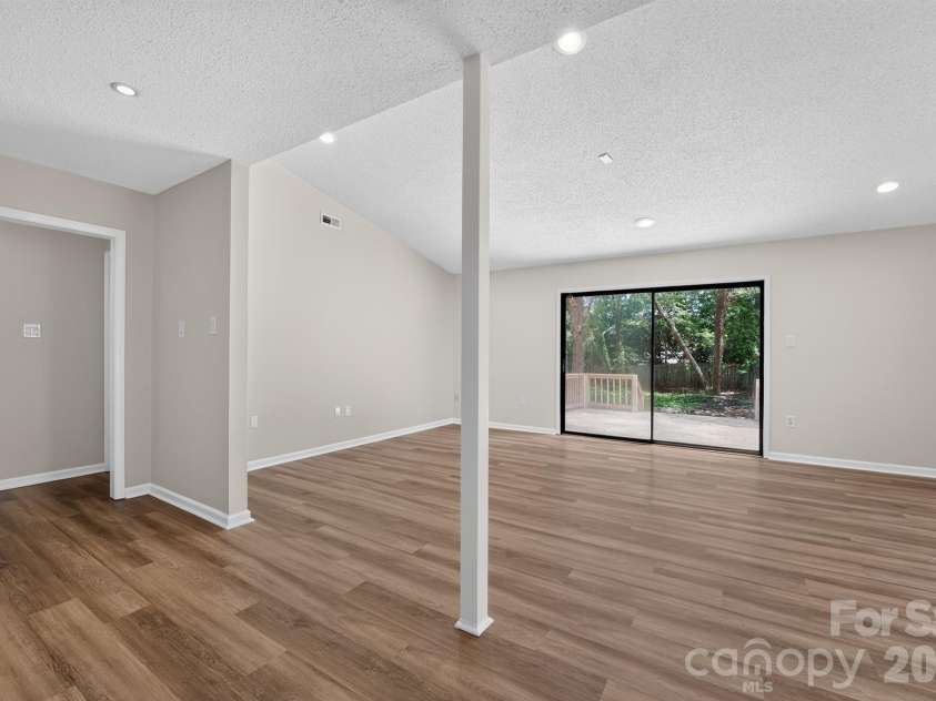 7812 Surreywood Place, Charlotte, NC 28270.  MLS# CAR4393733, YatesRealty ID 32606. 