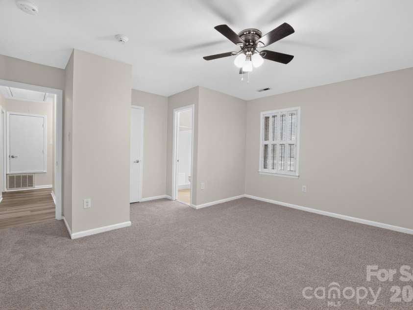 7812 Surreywood Place, Charlotte, NC 28270.  MLS# CAR4393733, YatesRealty ID 32606. 