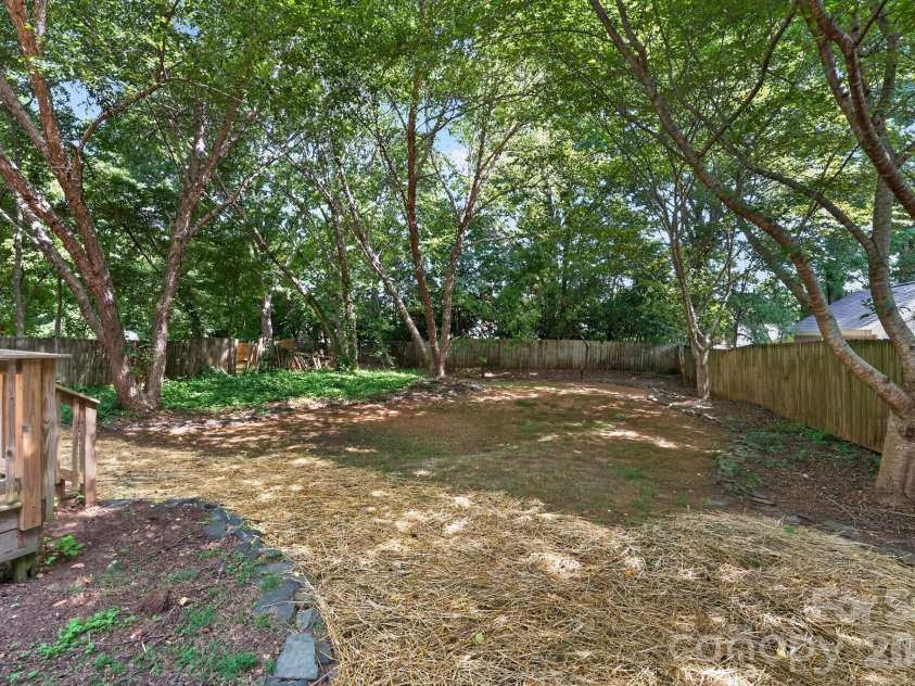 7812 Surreywood Place, Charlotte, NC 28270.  MLS# CAR4393733, YatesRealty ID 32606. 