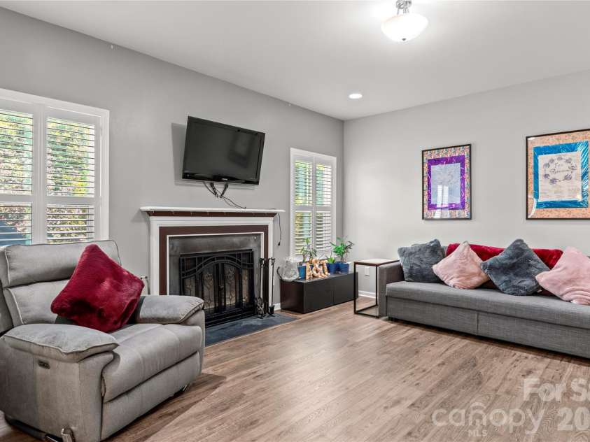 4515 Wedge Drive, Pfafftown, NC 27040.  MLS# CAR4397377, YatesRealty ID 32607. 