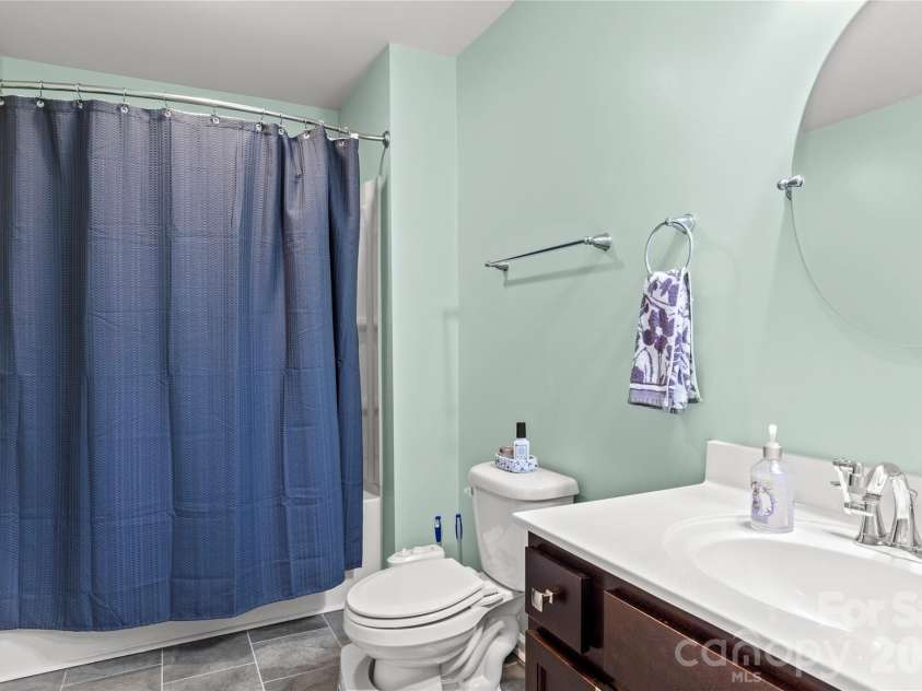 4515 Wedge Drive, Pfafftown, NC 27040.  MLS# CAR4397377, YatesRealty ID 32607. 
