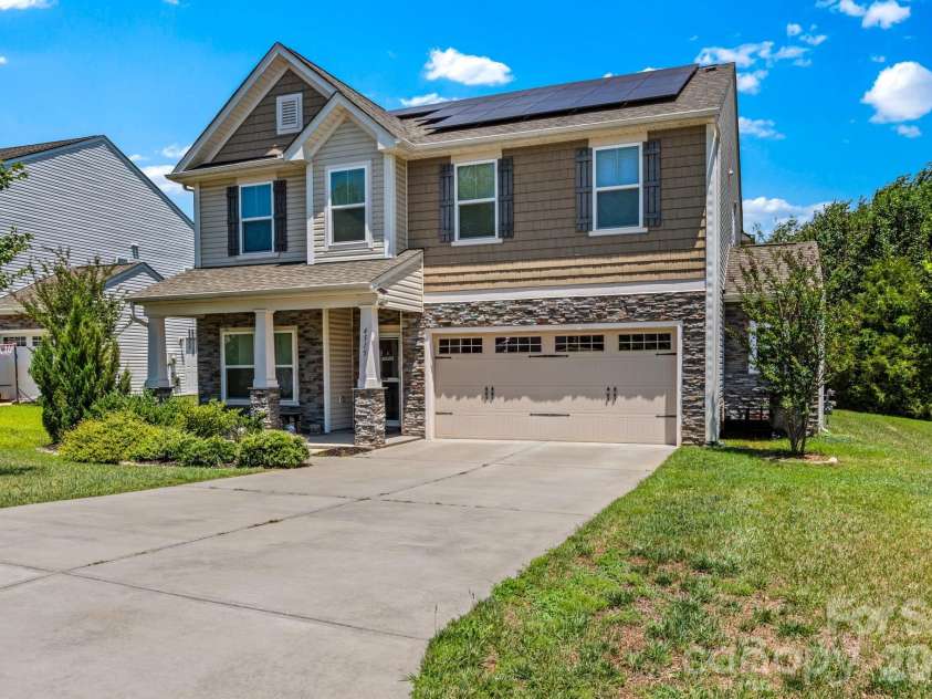 4515 Wedge Drive, Pfafftown, NC 27040.  MLS# CAR4397377, YatesRealty ID 32607. 