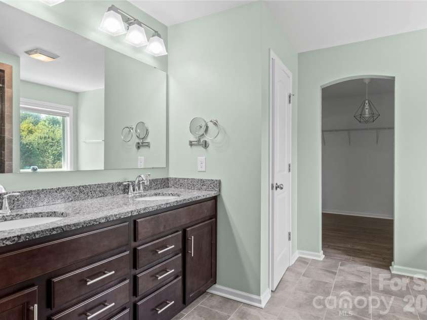 4515 Wedge Drive, Pfafftown, NC 27040.  MLS# CAR4397377, YatesRealty ID 32607. 