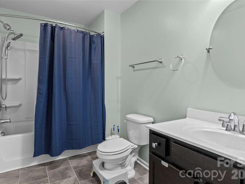4515 Wedge Drive, Pfafftown, NC 27040.  MLS# CAR4397377, YatesRealty ID 32607. 
