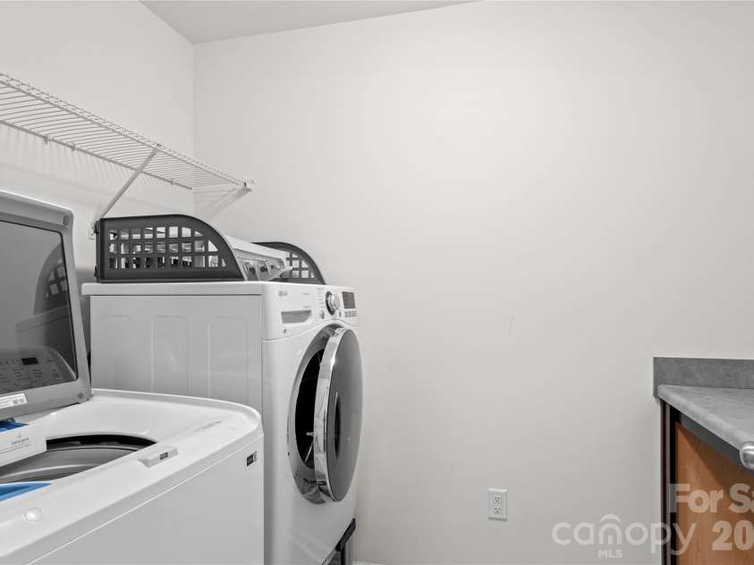 4515 Wedge Drive, Pfafftown, NC 27040.  MLS# CAR4397377, YatesRealty ID 32607. 