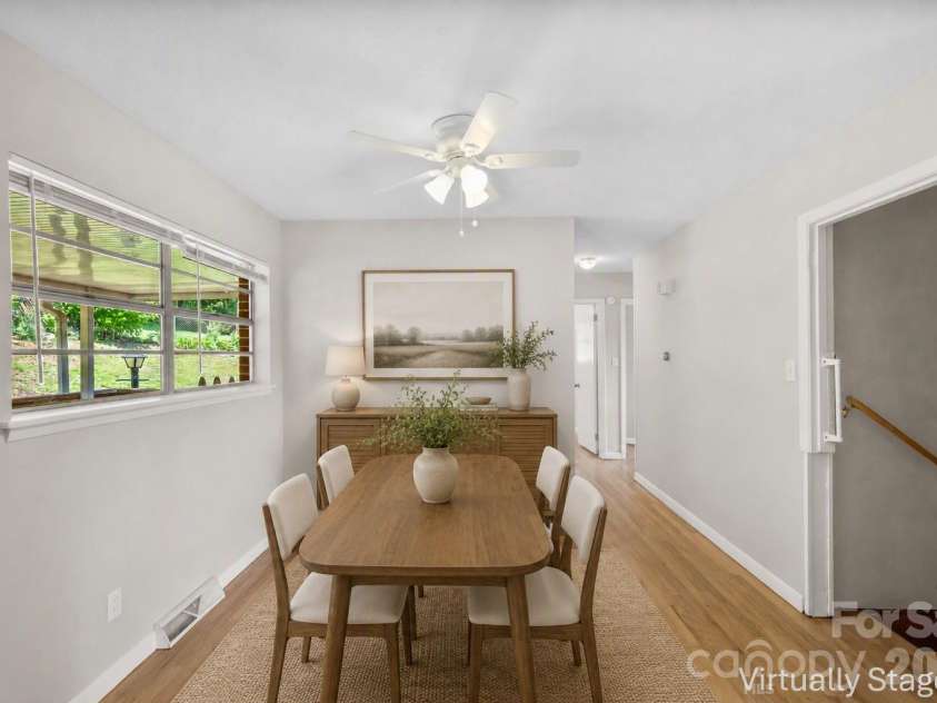 309 Oak Hill Road, Candler, NC 28715.  MLS# CAR4397401, YatesRealty ID 32608. 