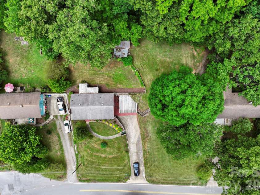309 Oak Hill Road, Candler, NC 28715.  MLS# CAR4397401, YatesRealty ID 32608. 