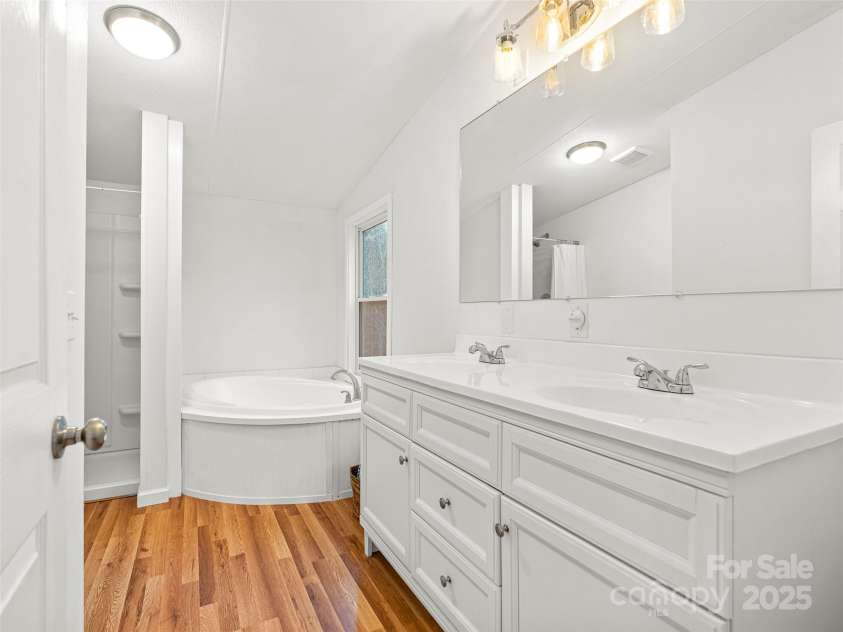 46 Misty Ridge Lane, Leicester, NC 28748.  MLS# CAR4323129, YatesRealty ID 3261. 