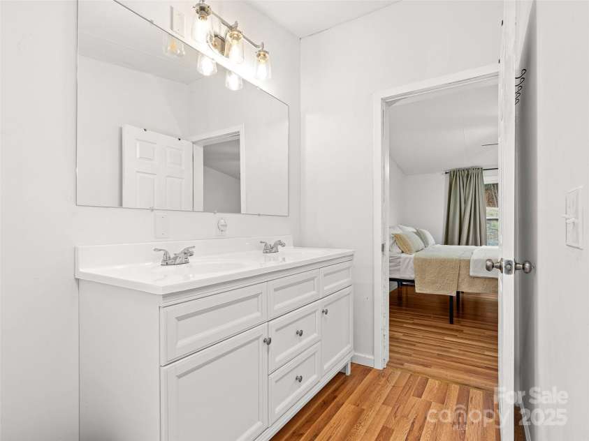 46 Misty Ridge Lane, Leicester, NC 28748.  MLS# CAR4323129, YatesRealty ID 3261. 