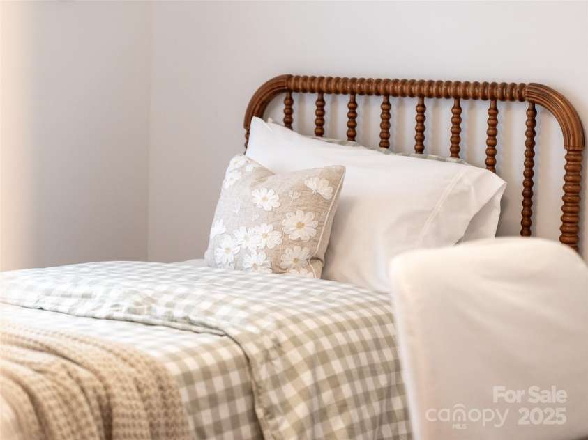 46 Misty Ridge Lane, Leicester, NC 28748.  MLS# CAR4323129, YatesRealty ID 3261. 