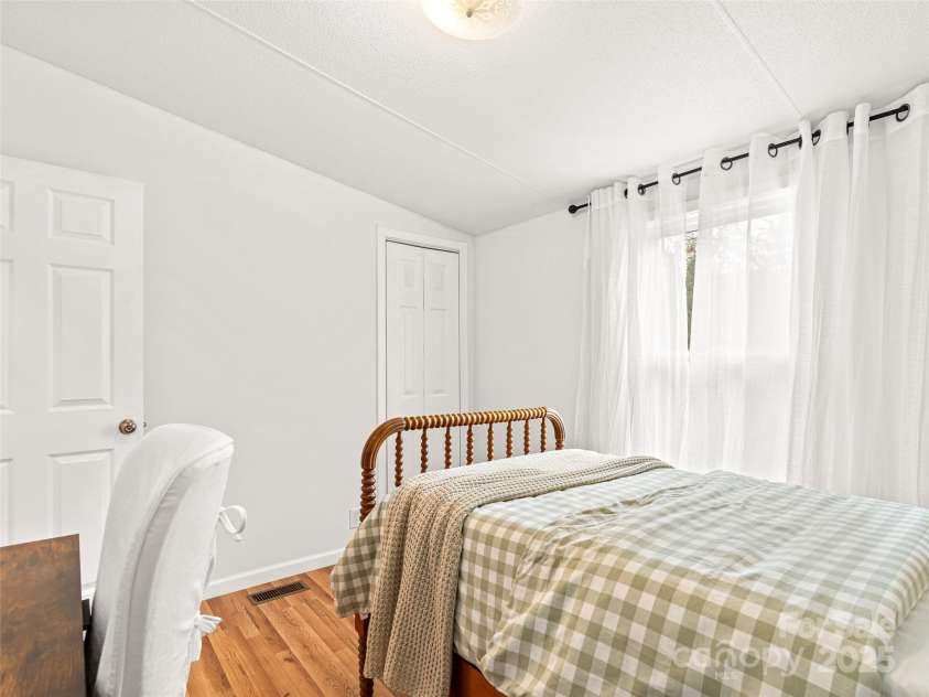 46 Misty Ridge Lane, Leicester, NC 28748.  MLS# CAR4323129, YatesRealty ID 3261. 