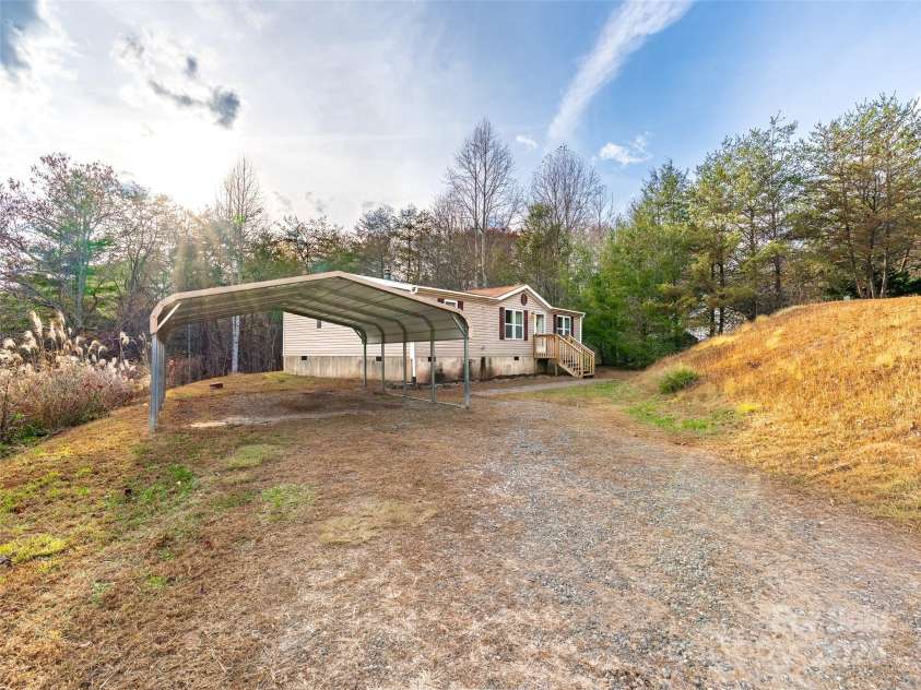 46 Misty Ridge Lane, Leicester, NC 28748.  MLS# CAR4323129, YatesRealty ID 3261. 