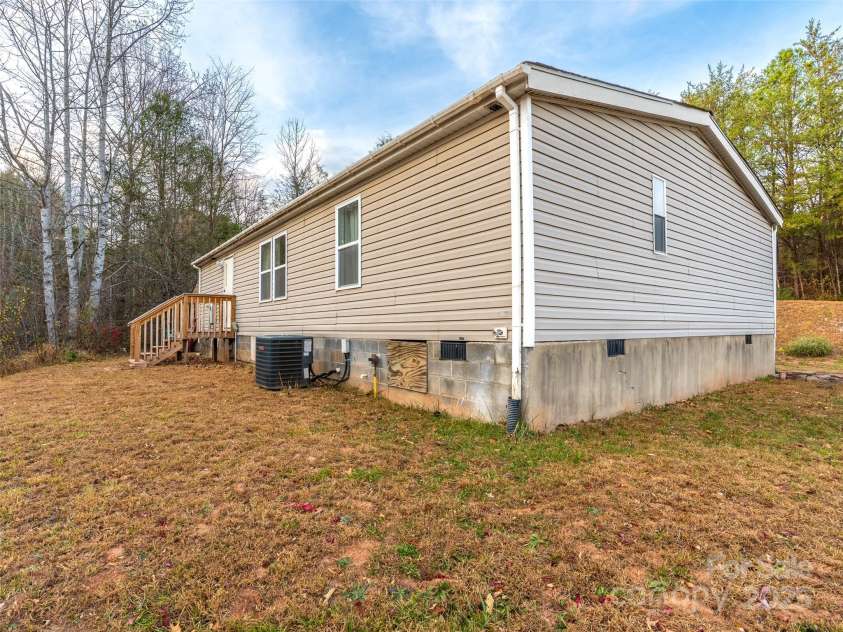 46 Misty Ridge Lane, Leicester, NC 28748.  MLS# CAR4323129, YatesRealty ID 3261. 