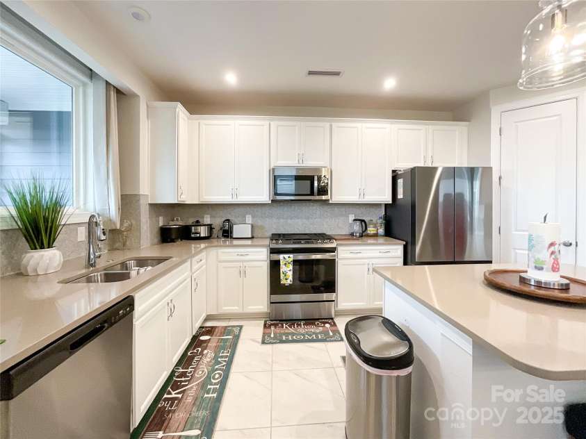 9027 Daring Court, Charlotte, NC 28215.  MLS# CAR4211026, YatesRealty ID 3261. 