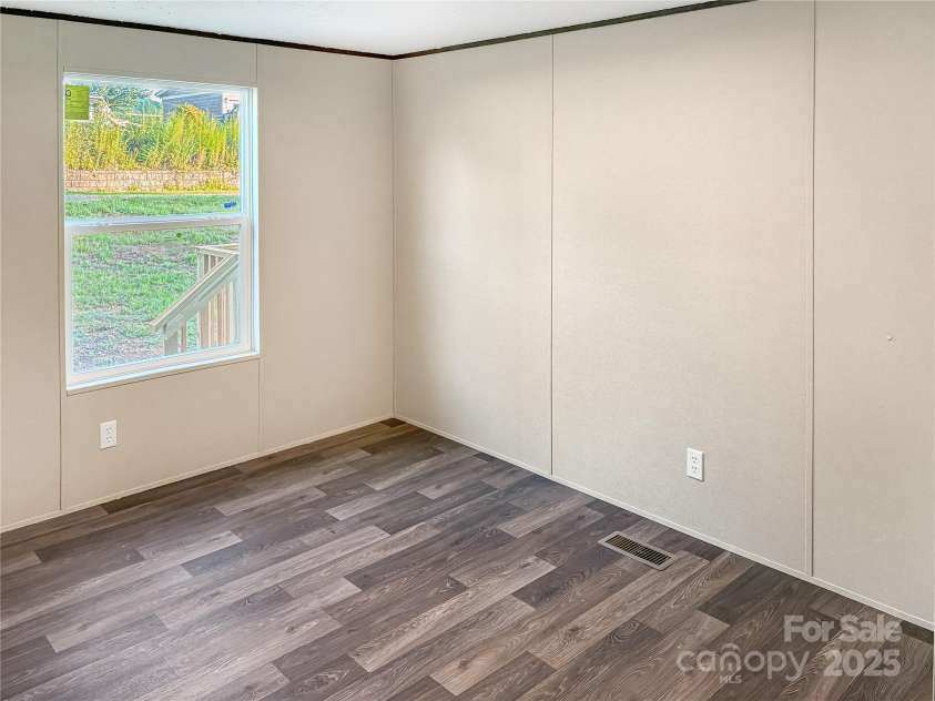 28 Addie Lane, Waynesville, NC 28786.  MLS# CAR4285975, YatesRealty ID 32610. 