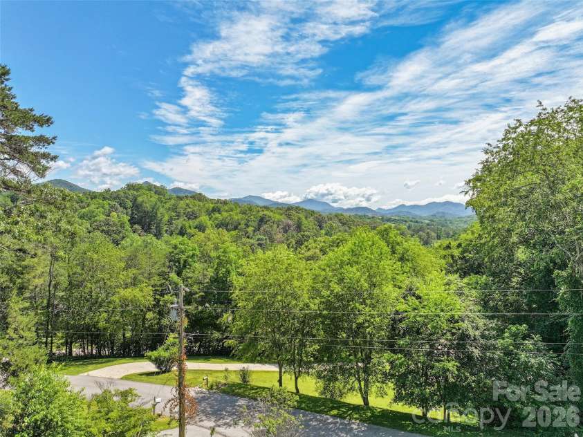 519 Nellie John Drive, Clyde, NC 28721.  MLS# CAR4395916, YatesRealty ID 32610. 