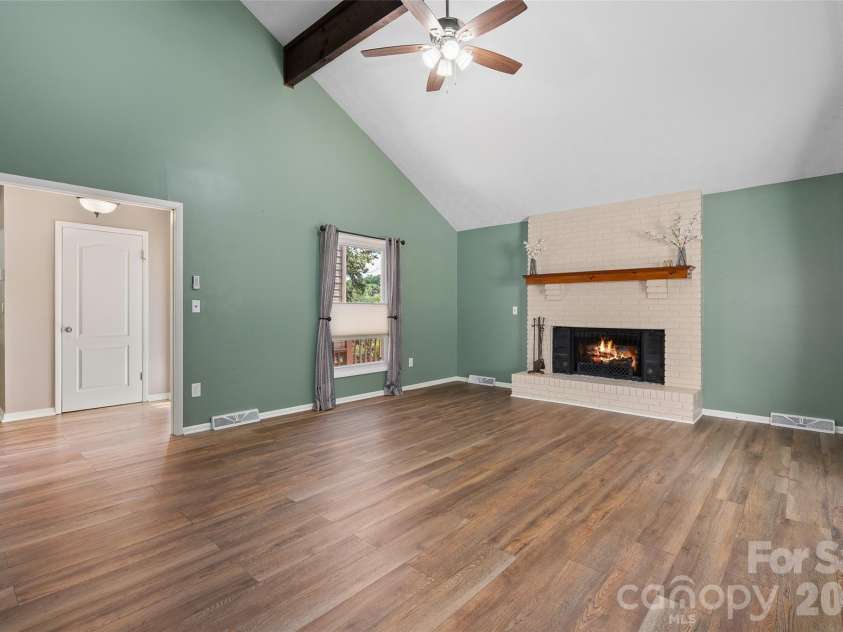 519 Nellie John Drive, Clyde, NC 28721.  MLS# CAR4395916, YatesRealty ID 32610. 