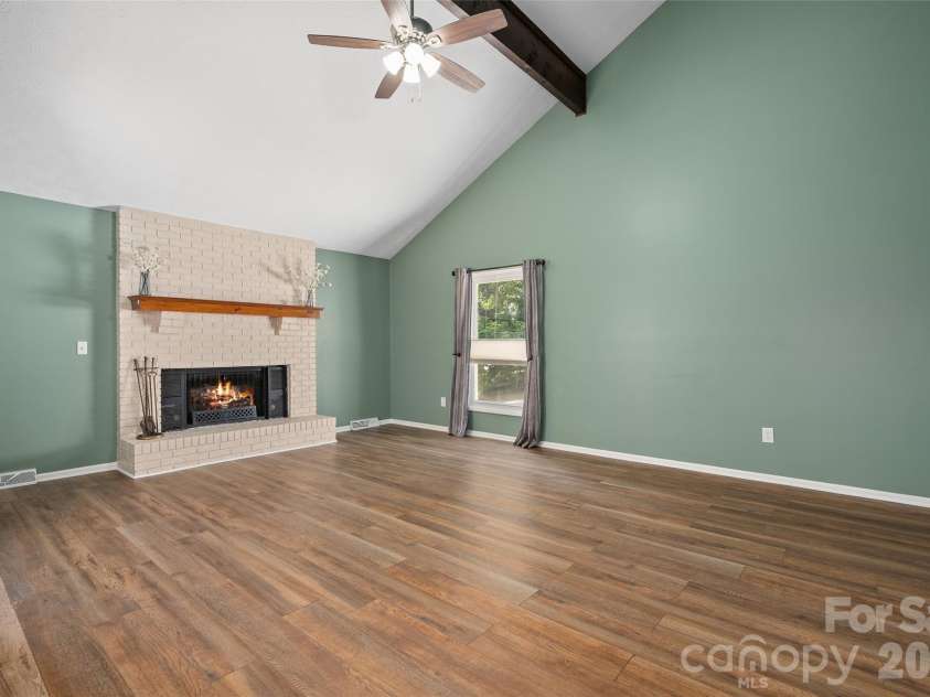 519 Nellie John Drive, Clyde, NC 28721.  MLS# CAR4395916, YatesRealty ID 32610. 
