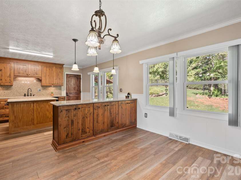 519 Nellie John Drive, Clyde, NC 28721.  MLS# CAR4395916, YatesRealty ID 32610. 