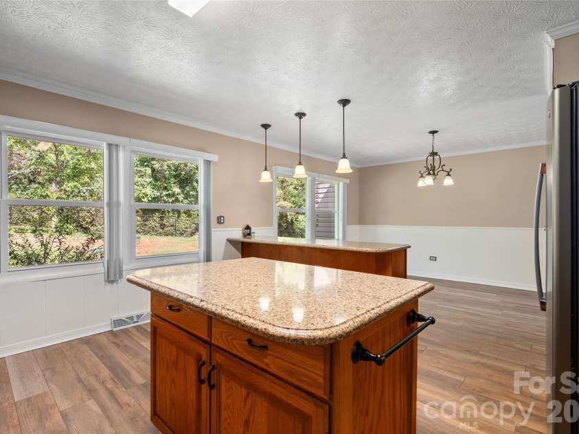 519 Nellie John Drive, Clyde, NC 28721.  MLS# CAR4395916, YatesRealty ID 32610. 