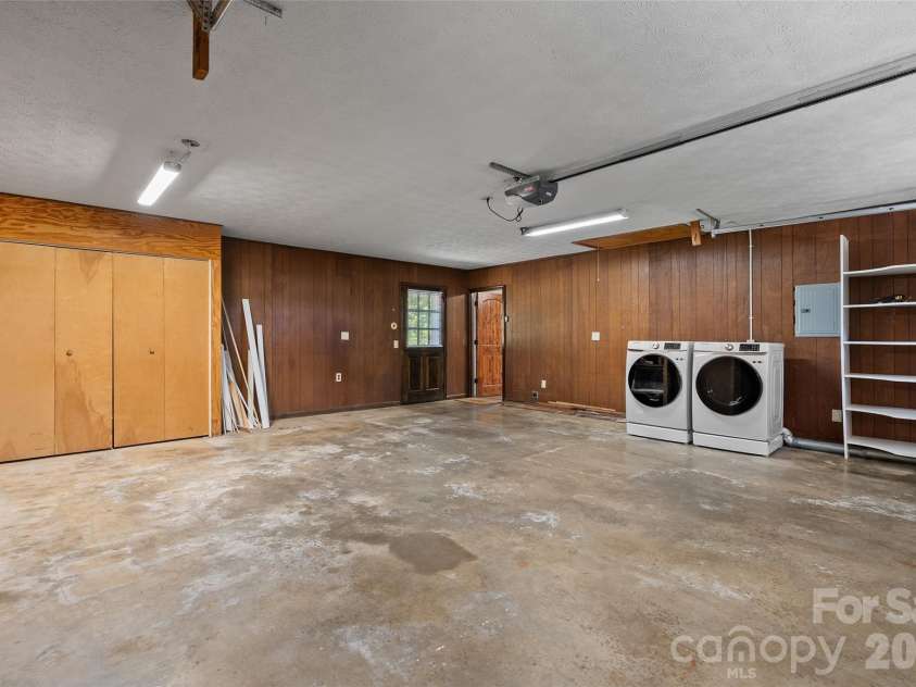 519 Nellie John Drive, Clyde, NC 28721.  MLS# CAR4395916, YatesRealty ID 32610. 