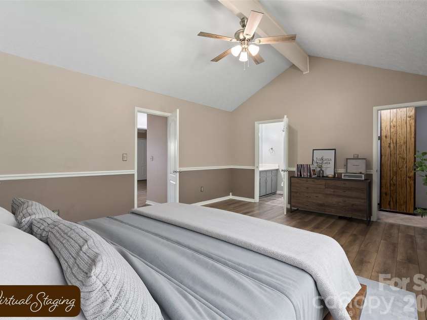 519 Nellie John Drive, Clyde, NC 28721.  MLS# CAR4395916, YatesRealty ID 32610. 