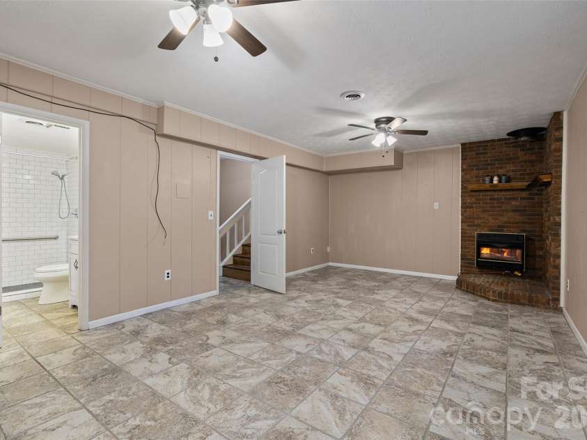 519 Nellie John Drive, Clyde, NC 28721.  MLS# CAR4395916, YatesRealty ID 32610. 
