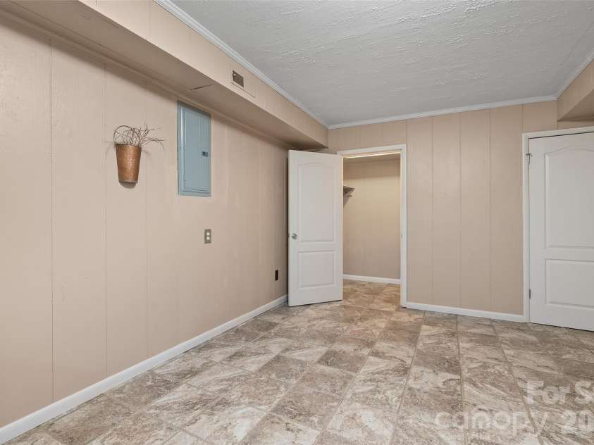 519 Nellie John Drive, Clyde, NC 28721.  MLS# CAR4395916, YatesRealty ID 32610. 