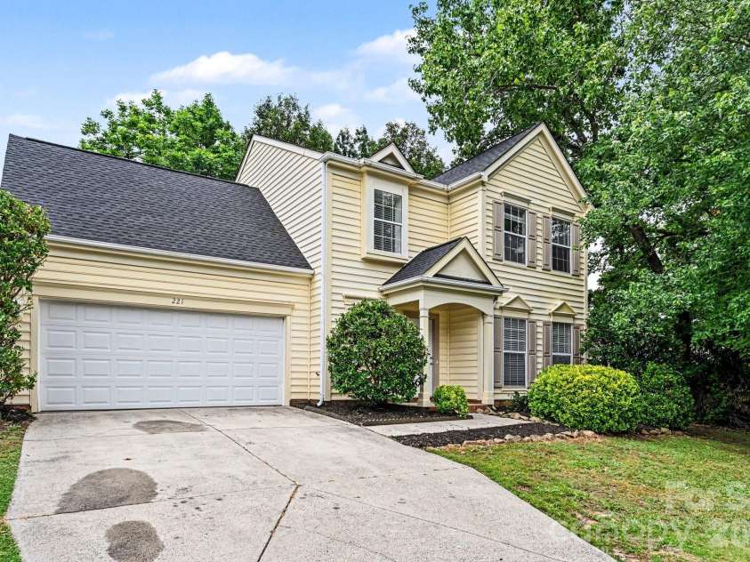 221 Aylesbury Lane, Indian Trail, NC 28079.  MLS# CAR4392784, YatesRealty ID 32611. 