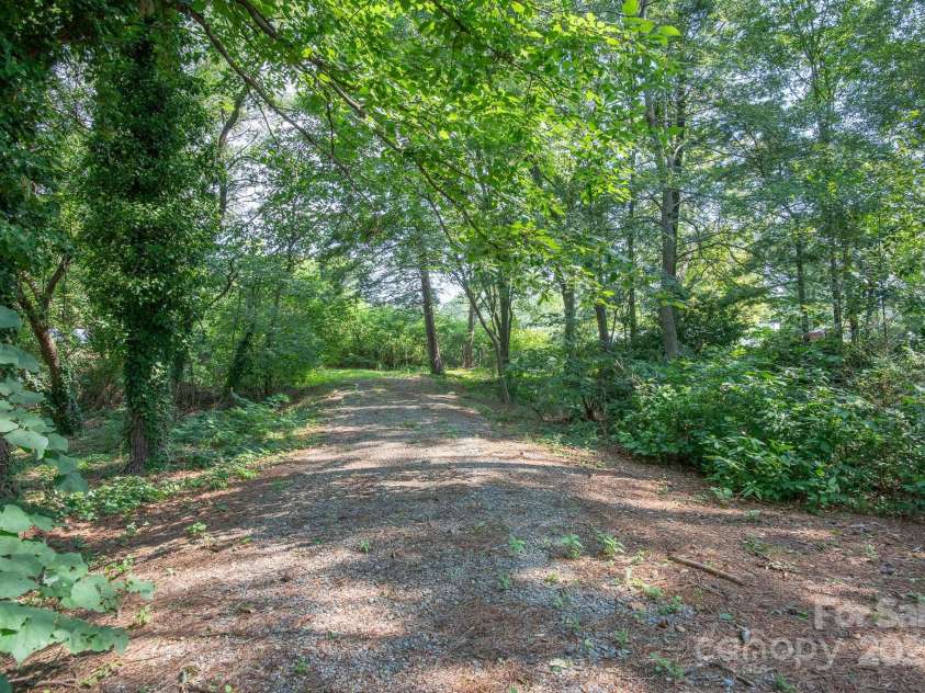 109 Fulton Street, Kings Mountain, NC 28086.  MLS# CAR4289026, YatesRealty ID 32613. Driveway to Fulton St