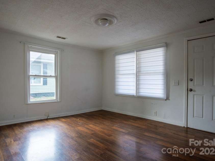 109 Fulton Street, Kings Mountain, NC 28086.  MLS# CAR4289026, YatesRealty ID 32613. Living Room - Walker St