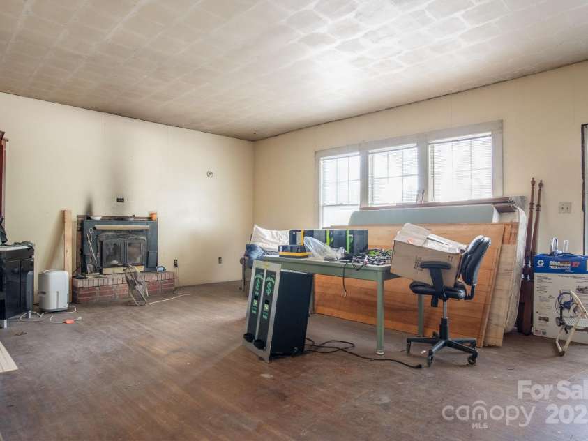 109 Fulton Street, Kings Mountain, NC 28086.  MLS# CAR4289026, YatesRealty ID 32613. Piedmont Ave - Commercial Property