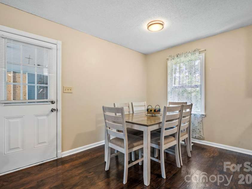 3246 21st Avenue, Hickory, NC 28601.  MLS# CAR4397345, YatesRealty ID 32614. 