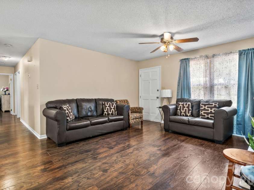 3246 21st Avenue, Hickory, NC 28601.  MLS# CAR4397345, YatesRealty ID 32614. 
