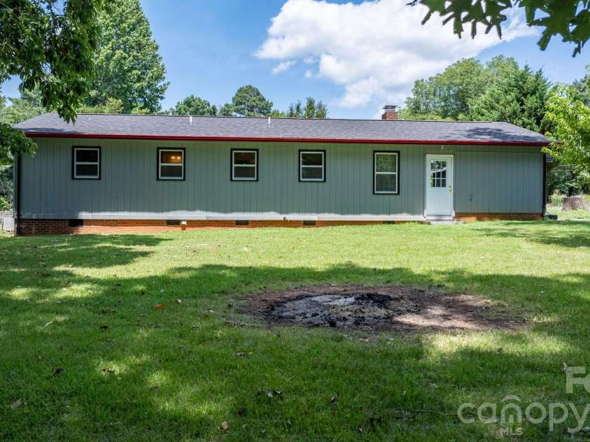 3246 21st Avenue, Hickory, NC 28601.  MLS# CAR4397345, YatesRealty ID 32614. 