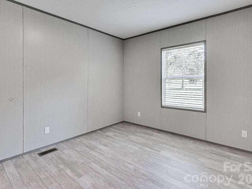 1848 Brittany Trail, Pleasant Garden, NC 27313.  MLS# CAR4394357, YatesRealty ID 32616. Bedroom
