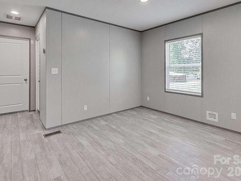 1848 Brittany Trail, Pleasant Garden, NC 27313.  MLS# CAR4394357, YatesRealty ID 32616. Dining area