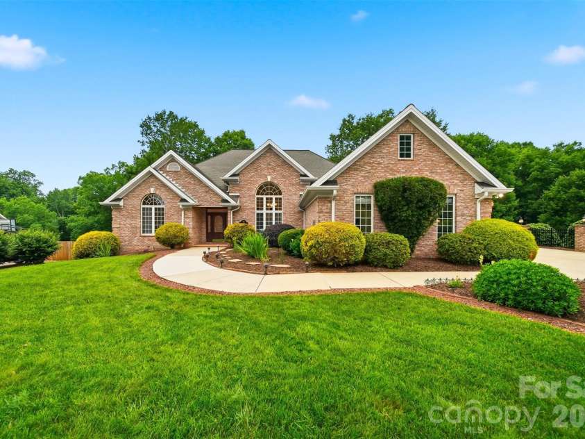 18 Mallard Court, Granite Falls, NC 28630.  MLS# CAR4391834, YatesRealty ID 32617. 