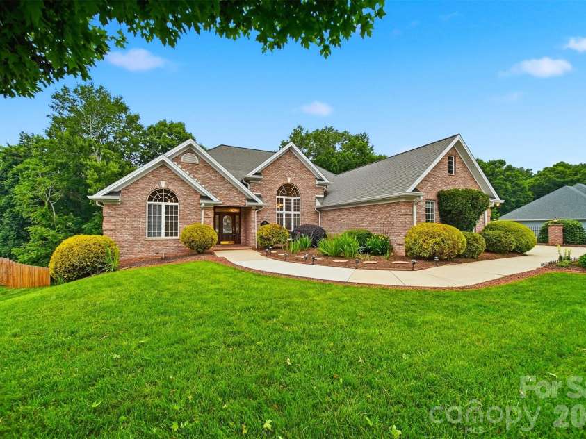 18 Mallard Court, Granite Falls, NC 28630.  MLS# CAR4391834, YatesRealty ID 32617. 