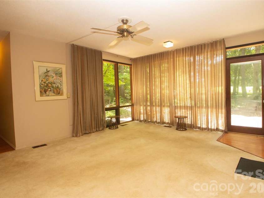 2638 Rolling Hills Drive, Monroe, NC 28110.  MLS# CAR4394198, YatesRealty ID 32619. Family room