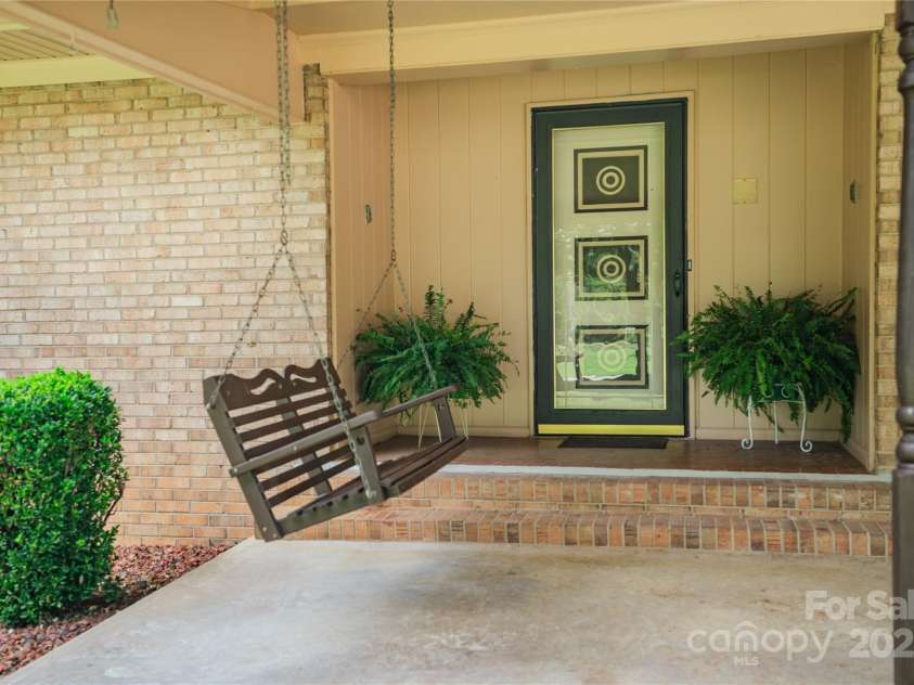 5075 Lakeview Drive, Salisbury, NC 28147.  MLS# CAR4288802, YatesRealty ID 32619. 