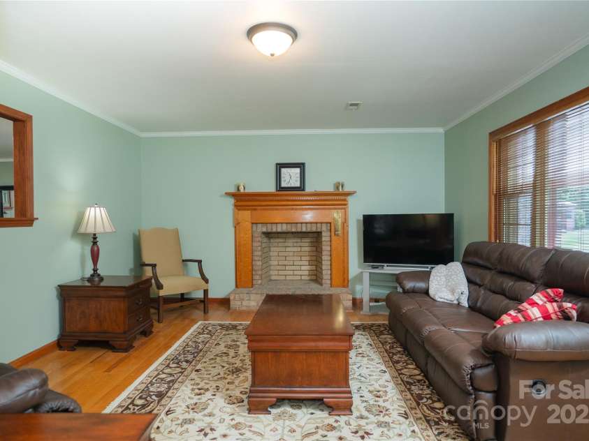 5075 Lakeview Drive, Salisbury, NC 28147.  MLS# CAR4288802, YatesRealty ID 32619. 