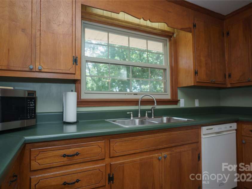 5075 Lakeview Drive, Salisbury, NC 28147.  MLS# CAR4288802, YatesRealty ID 32619. 