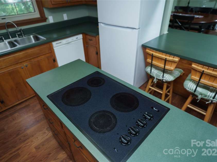5075 Lakeview Drive, Salisbury, NC 28147.  MLS# CAR4288802, YatesRealty ID 32619. 