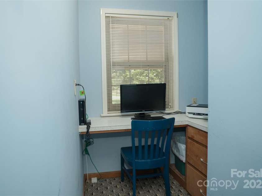 5075 Lakeview Drive, Salisbury, NC 28147.  MLS# CAR4288802, YatesRealty ID 32619. 