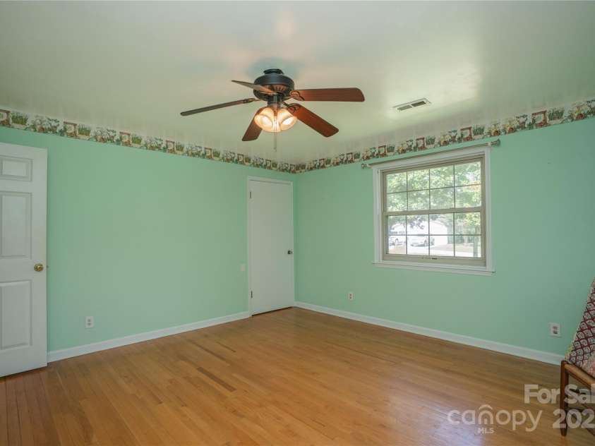 5075 Lakeview Drive, Salisbury, NC 28147.  MLS# CAR4288802, YatesRealty ID 32619. 