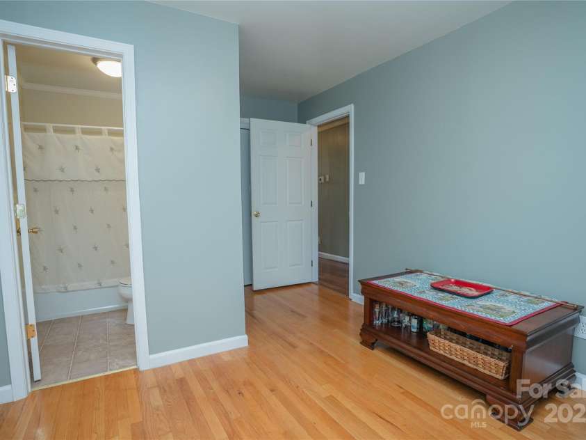 5075 Lakeview Drive, Salisbury, NC 28147.  MLS# CAR4288802, YatesRealty ID 32619. 